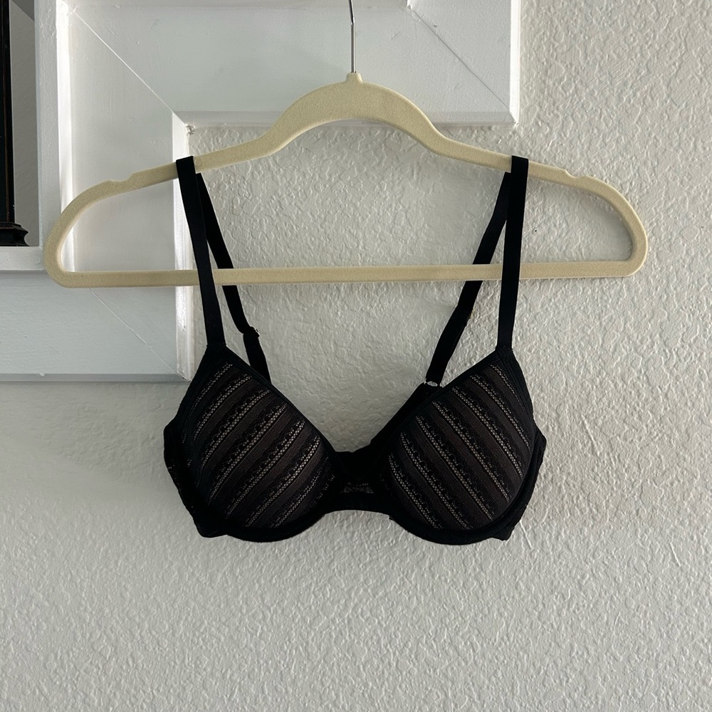 Like New, Natori 32B Nouveau Full Fit Spacer Bra Black